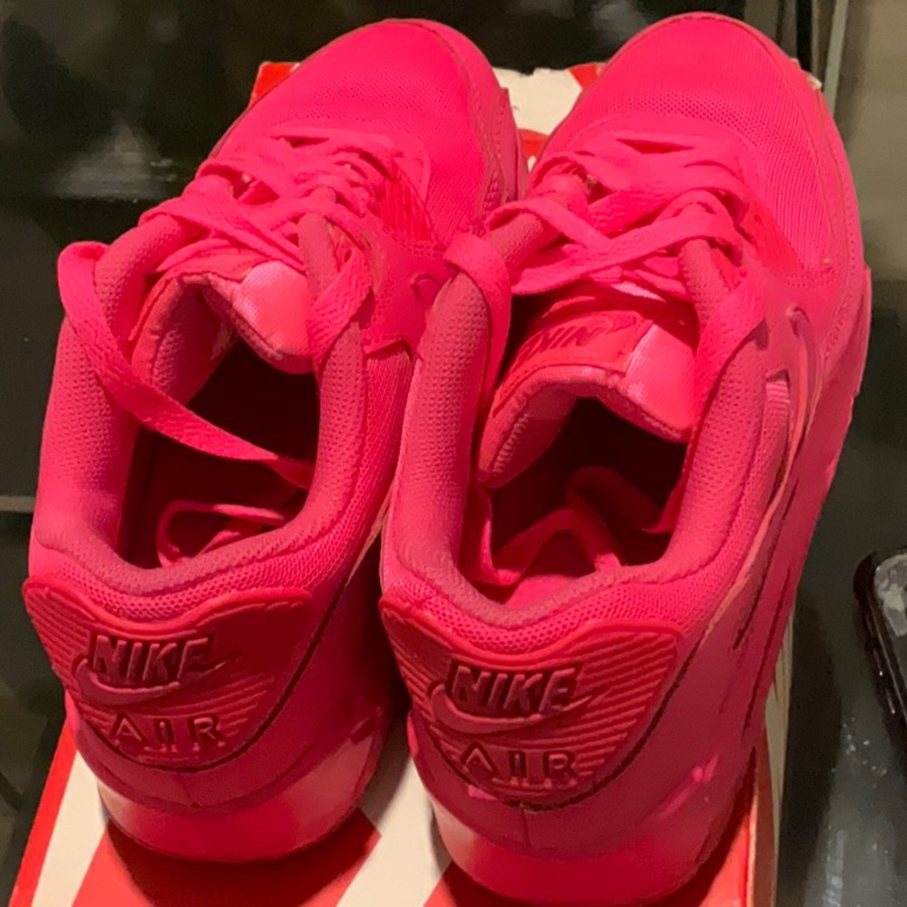 EUC Nike Air Max Sneakers - Size 6Y - Picture 2 of 11